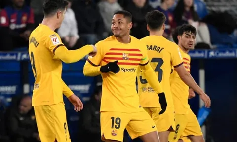 Sao trẻ “đi tắm sớm”, Barca vẫn thắng dễ Deportivo Alaves