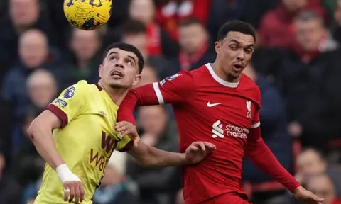 Jurgen Klopp báo tin dữ cho cổ động viên Liverpool