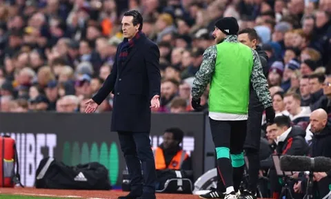 Unai Emery than phiền vì các học trò hóa “chân gỗ”