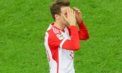 Thomas Muller chỉ trích đồng đội sau thất bại bạc nhược