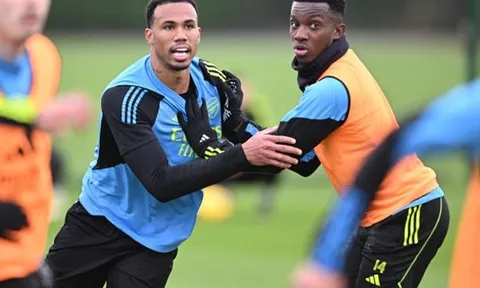 Eddie Nketiah chọn đồng đội là trung vệ xuất sắc nhất Ngoại hạng Anh