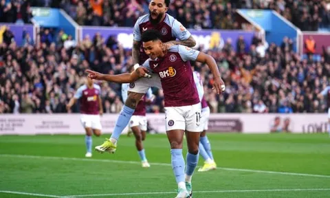 Ollie Watkins khiến đồng đội e ngại