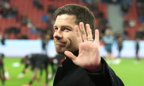 Xabi Alonso "phớt lờ" Bayern Munich, Liverpool