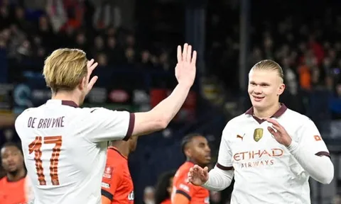 Ghi 5 bàn, Erling Haaland vẫn thể hiện sự khiêm nhường trước đàn anh