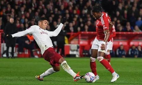 Rooney muốn Rashford lấy "hàng thải" M.U làm gương