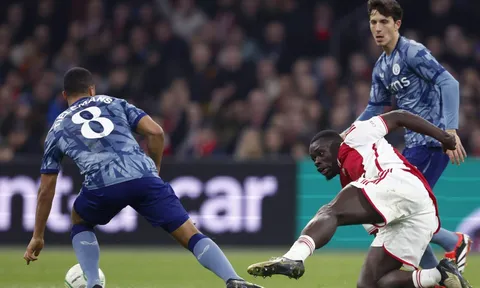 Aston Villa hú vía trước 'trận cầu 6 điểm' với Tottenham