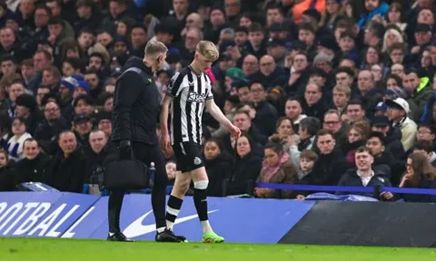 Thua Chelsea, Newcastle nhận thêm tin dữ từ sao trẻ