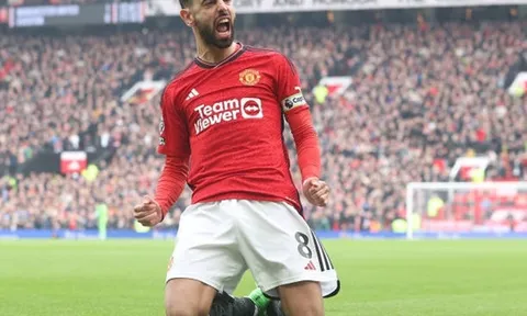Sút tung lưới Everton, Bruno Fernandes tiến sát kỷ lục của Ruud van Nistelrooy