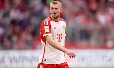 Matthijs de Ligt khiến Arsenal, M.U "việt vị"