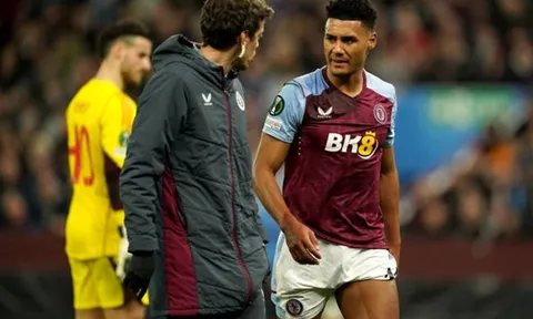 Thắng dễ Ajax, Aston Villa vẫn "méo mặt" vì Ollie Watkins