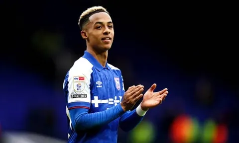 Chelsea đã có sẵn người thay thế Raheem Sterling