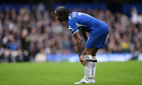 Gây thất vọng, Sterling vẫn được Pochettino bảo vệ
