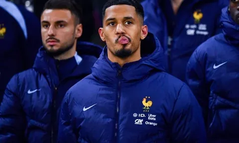 William Saliba lại bị Didier Deschamps nhắc nhở
