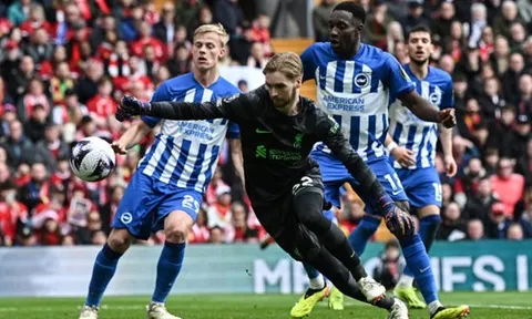 Jurgen Klopp khen ngợi “kẻ đóng thế” Alisson Becker
