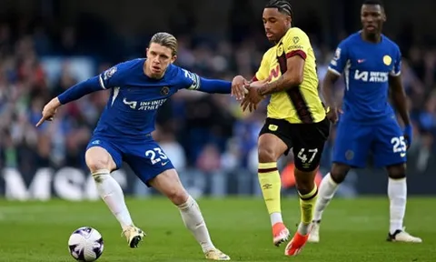 Dùng cầu thủ sai vị trí, Pochettino bị chỉ trích thậm tệ