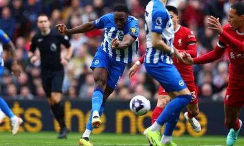 "Caoimhin Kelleher đã bị sốc sau cú sút đẳng cấp của Danny Welbeck"