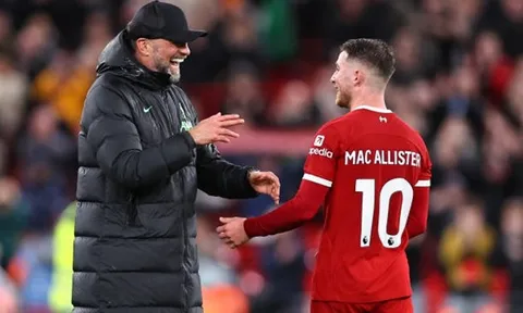 Jurgen Klopp ngả mũ với người hùng của Liverpool