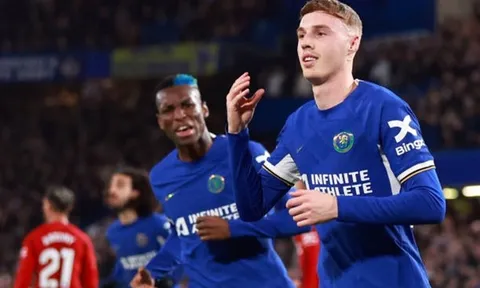 Cole Palmer nghẹn ngào với cú hattrick "giải cứu" Chelsea