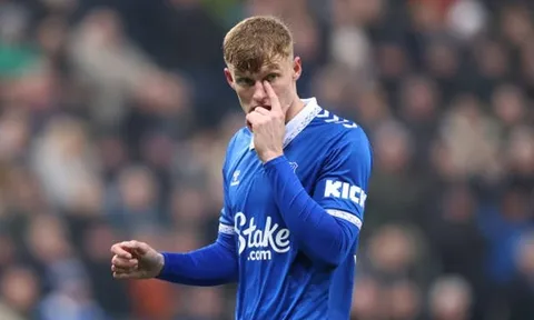 Lên tiếng về tương lai, sao trẻ Everton khiến M.U và Real chưng hửng