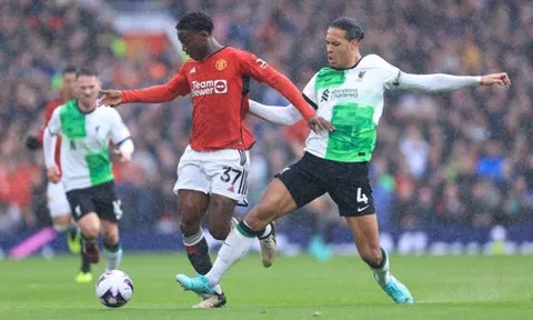 Người thắng kẻ thua sau trận M.U 2-2 Liverpool