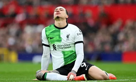 Liverpool cần nhanh chóng xốc lại tinh thần trước khi quá muộn