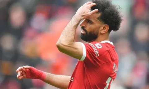 Jamie Carragher chỉ trích màn trình diễn thảm họa của Mohamed Salah