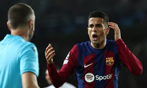 "Biếu" phạt đền cho PSG, Joao Cancelo bị chỉ trích nặng nề