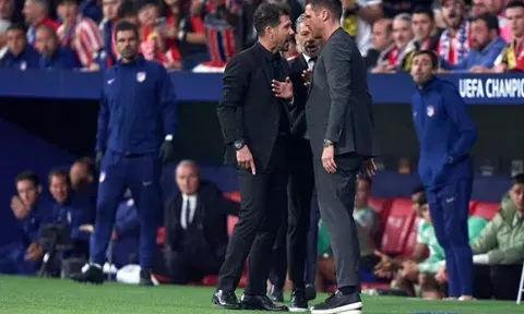 Sếp lớn bị Simeone xô đẩy, phía Dortmund lên tiếng
