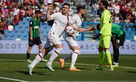 Rượt đuổi hấp dẫn, AC Milan bị Sassuolo cầm hòa trong trận cầu 6 bàn thắng