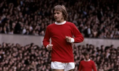 Cầu thủ dự bị đầu tiên của Man Utd qua đời