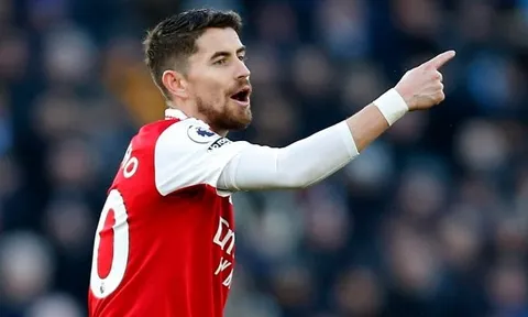 Paul Merson nêu tên bản hợp đồng phi thường của Arsenal
