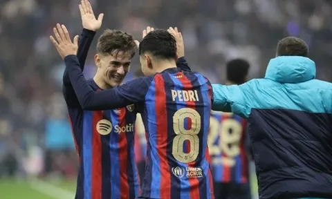 Giải 3 'bài toán' hóc búa, Xavi có thể nghĩ đến chiến thắng tại Old Trafford