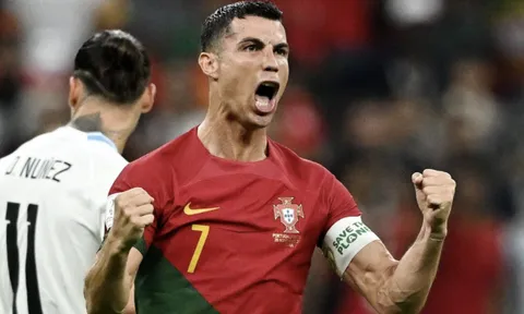 Giám đốc Leipzig chỉ trích đội bóng chi 200 triệu euro cho Ronaldo