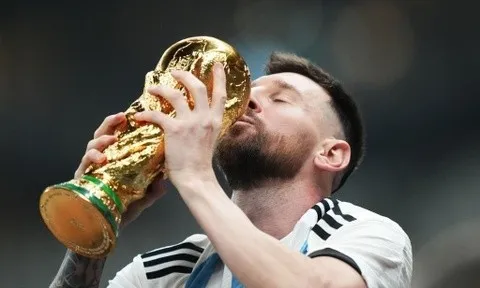Giám đốc tuyển Tây Ban Nha: Argentina không mạnh hơn chúng tôi