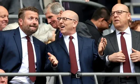 Nhà Glazer đang cản trở Man United