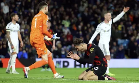 Grealish bị chế nhạo sau pha bỏ lỡ từ cự ly 5 m
