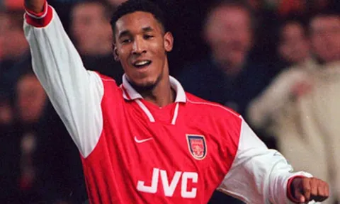 'Tại Arsenal, cậu ấy thậm chí còn xuất sắc hơn Ronaldo'