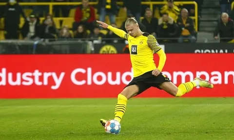 Haaland lập cú đúp trong chiến thắng 3-0 của Dortmund