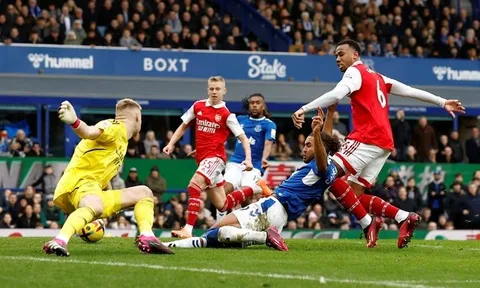 Hạ Arsenal và ánh sáng cuối đường hầm