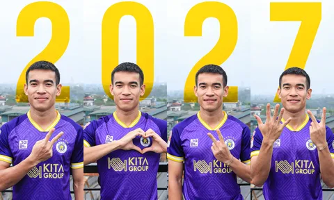 Hà Nội FC công bố hợp đồng mới với Văn Toàn