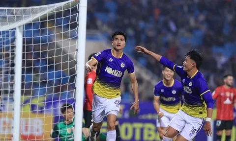 Urawa Reds trảm tướng; Nhân tố Việt kiều ghi bàn cho ĐT Mỹ