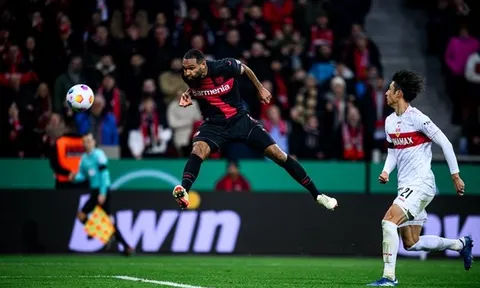 Hạ Stuttgart, Leverkusen lập cột mốc khủng