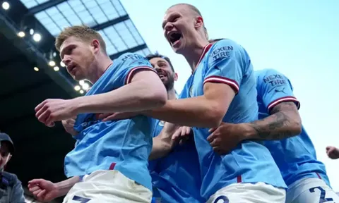 Alan Shearer ca ngợi 2 ngôi sao Man City đã 'bắt nạt' Gabriel và Holding