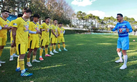 HAGL bị 'tuýt còi' trước V-League 2023