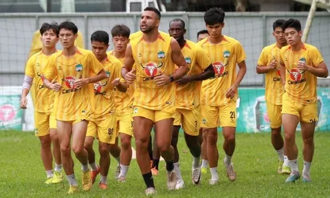 HAGL công bố danh sách chính thức dự V-League 2023/24: Số 10 tưởng lạ mà quen