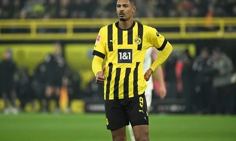 Sebastien Haller báo tin buồn cho Borussia Dortmund