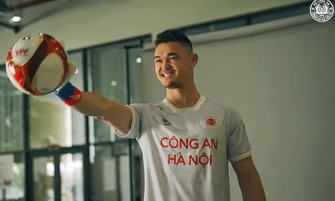 "Hàng ngày, tôi đều được hỏi khi nào có quốc tịch Việt Nam"
