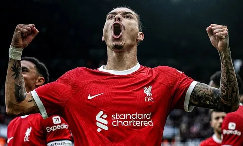 Hàng phòng ngự thảm họa, Liverpool ngược dòng khó tin nhờ siêu dự bị