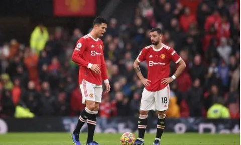 Hàng thủ chơi như mơ ngủ, M.U tiếp tục gặp ác mộng tại Old Trafford