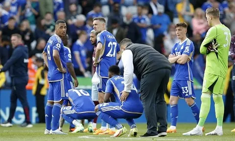 Hành trình lụn bại của Leicester diễn ra thế nào